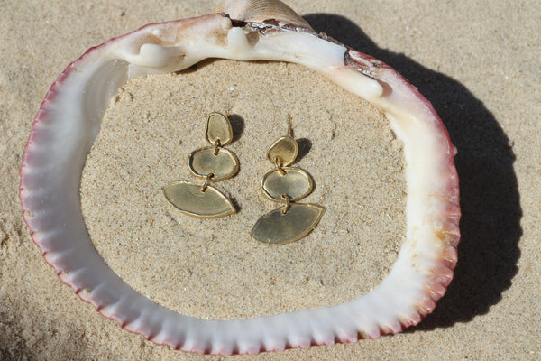 Slow dance earrings gold