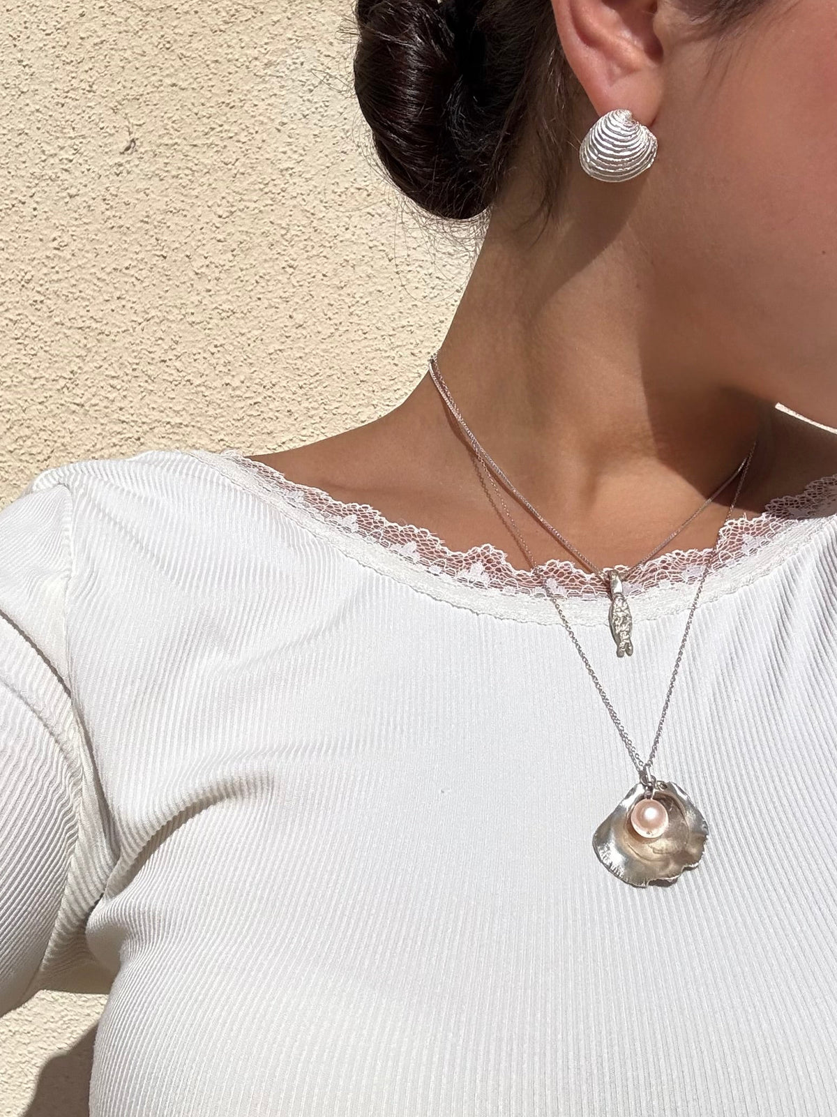 Scallop pearl necklace