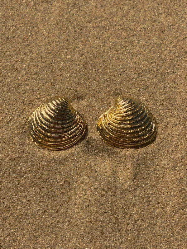 The Shell earrings gold