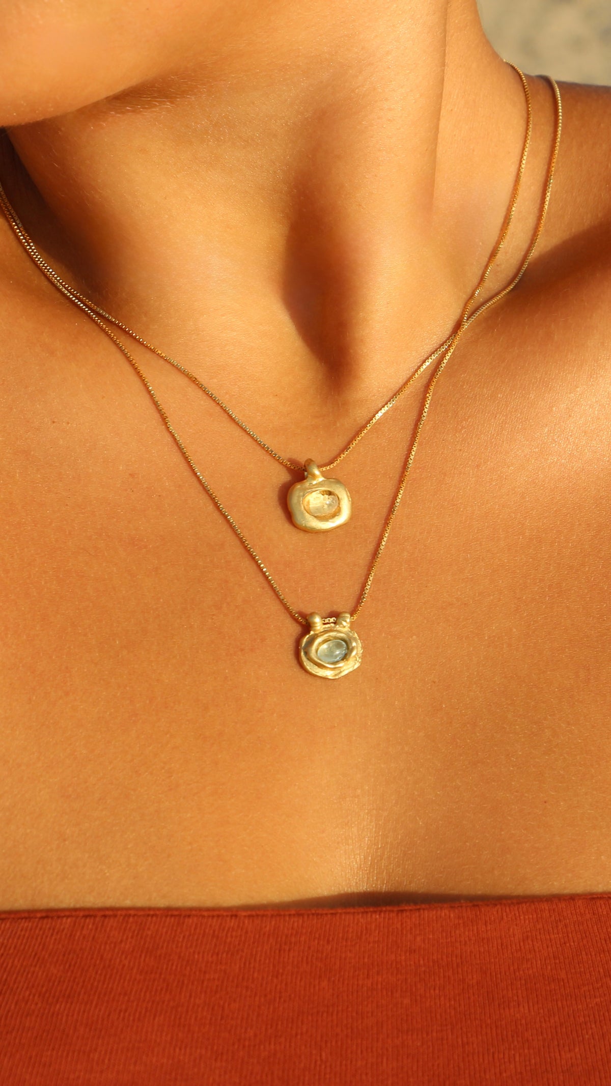 Tan line necklace gold