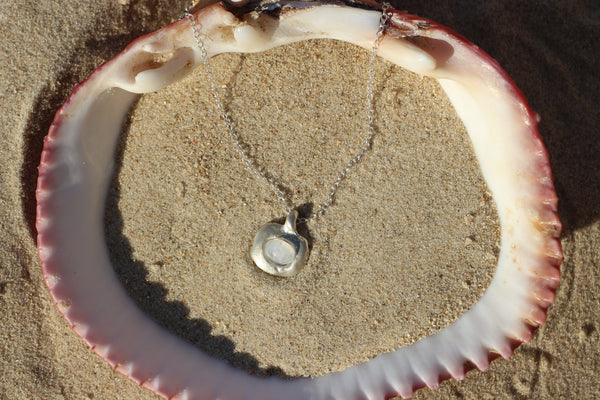 Tan line necklace silver