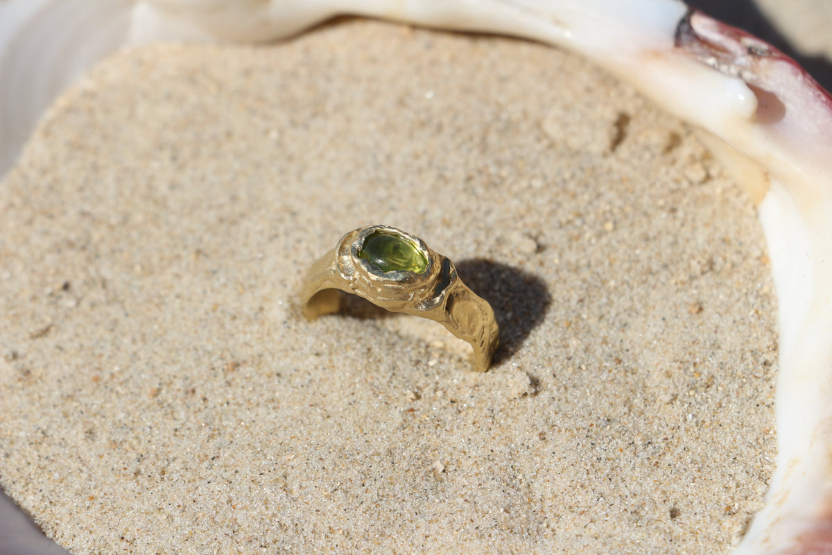Clam ring gold