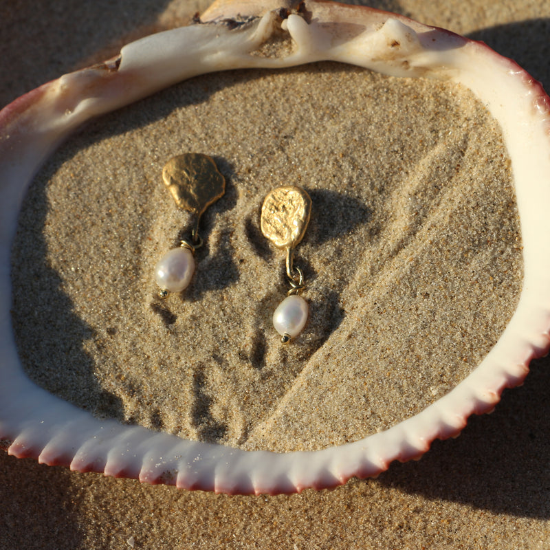 Shoreline earrings gold