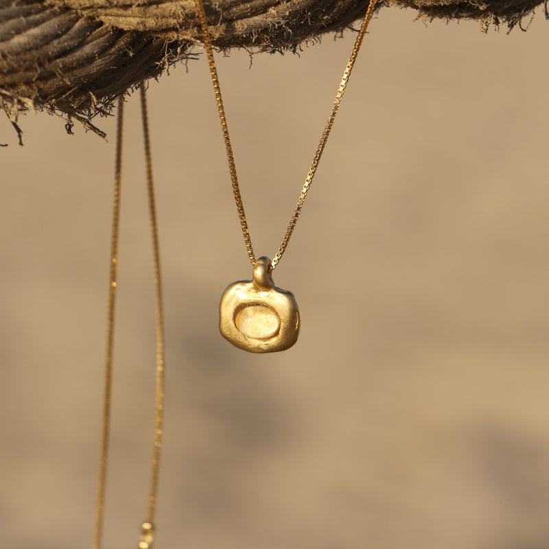 Tan line necklace gold