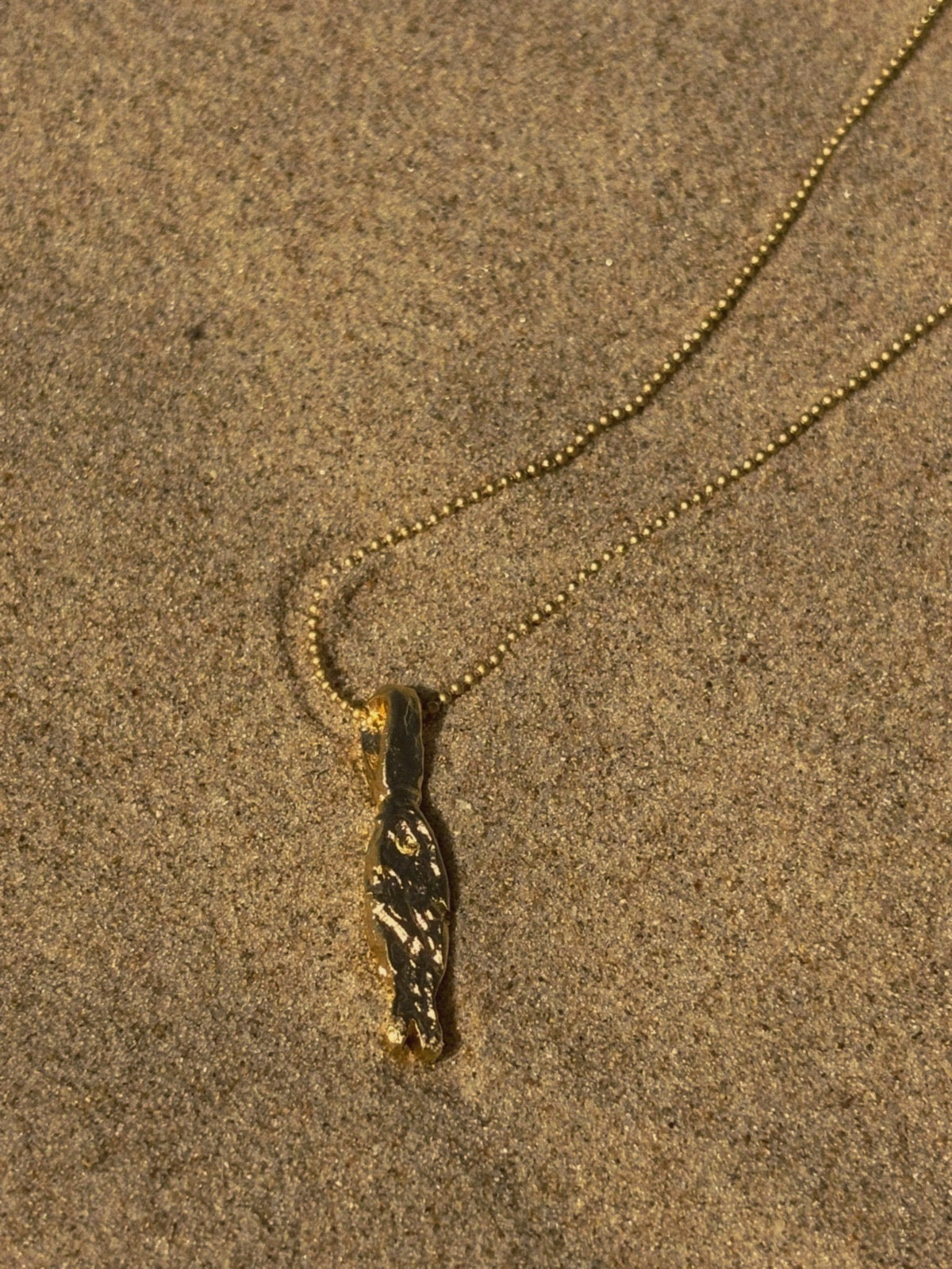 Salt Fish necklace gold